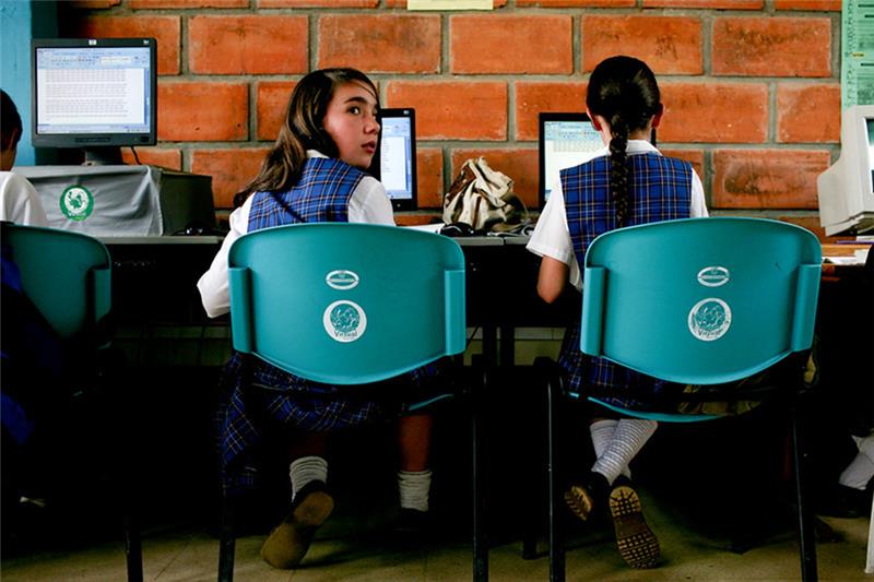 A computer class at a rural secondary school in La Ceja del Tambo